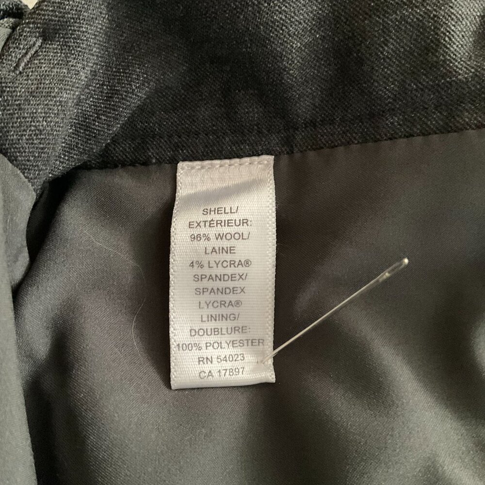 Banana Republic Charcoal Gray Pants / Size 4 / Classic/Timeless - Picture 9 of 9